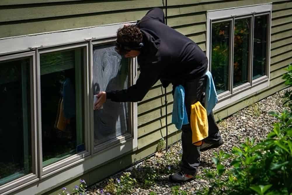 Exterior Window Cleaning image